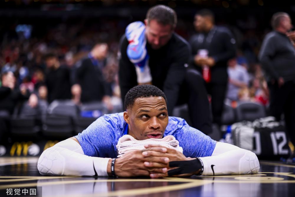 以其坚韧的 以其坚韧的